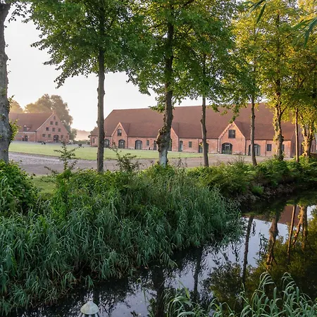 Апартаменты Kultur Gut Hasselburg *