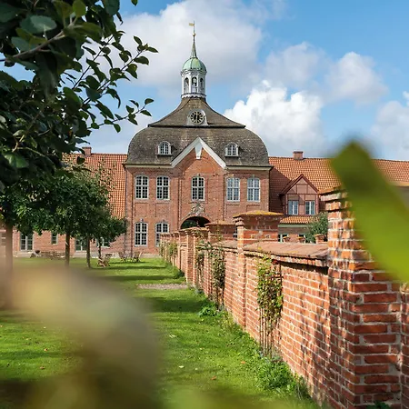 Kultur Gut Hasselburg *